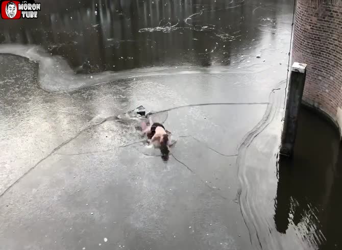 Video :On a frozen canal, ice skating (FAIL)